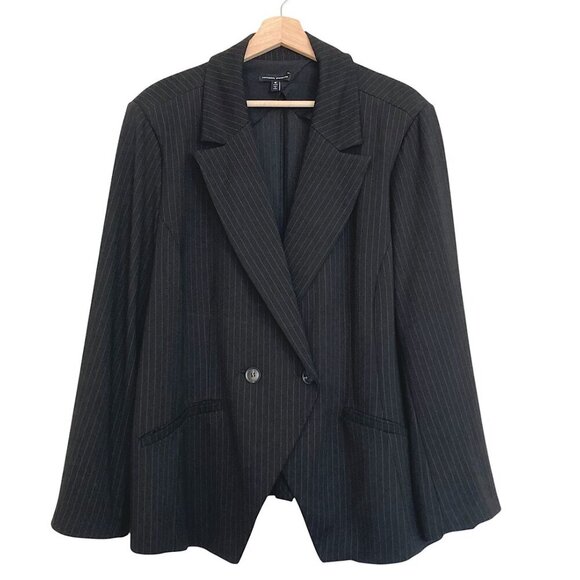 UNIVERSAL STANDARD Bianca Italian Double Breasted Pinstripe Blazer Black - Picture 5 of 12